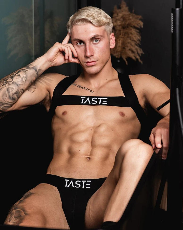 TASTE | Signature Harness Black